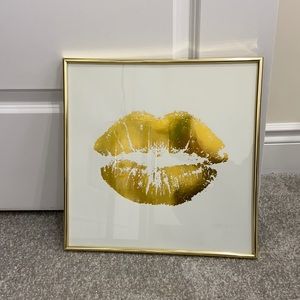 Gold “Lips” Picture